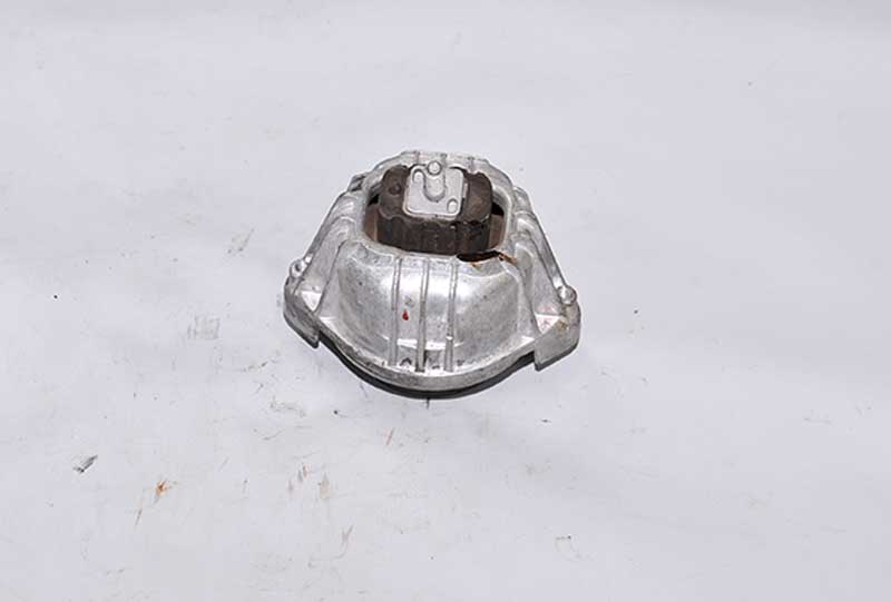 BMW 2 SERİSİ ÇIKMA YEDEK PARÇA ÇIKMA BMW PARÇA E 92 KASA 3 SERİS MOTOR TAKOZU